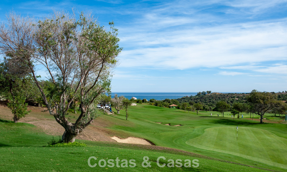 Apartamento nuevo y moderno, listo para entrar a vivir, en venta en un complejo de golf cerca de Estepona centro 785939