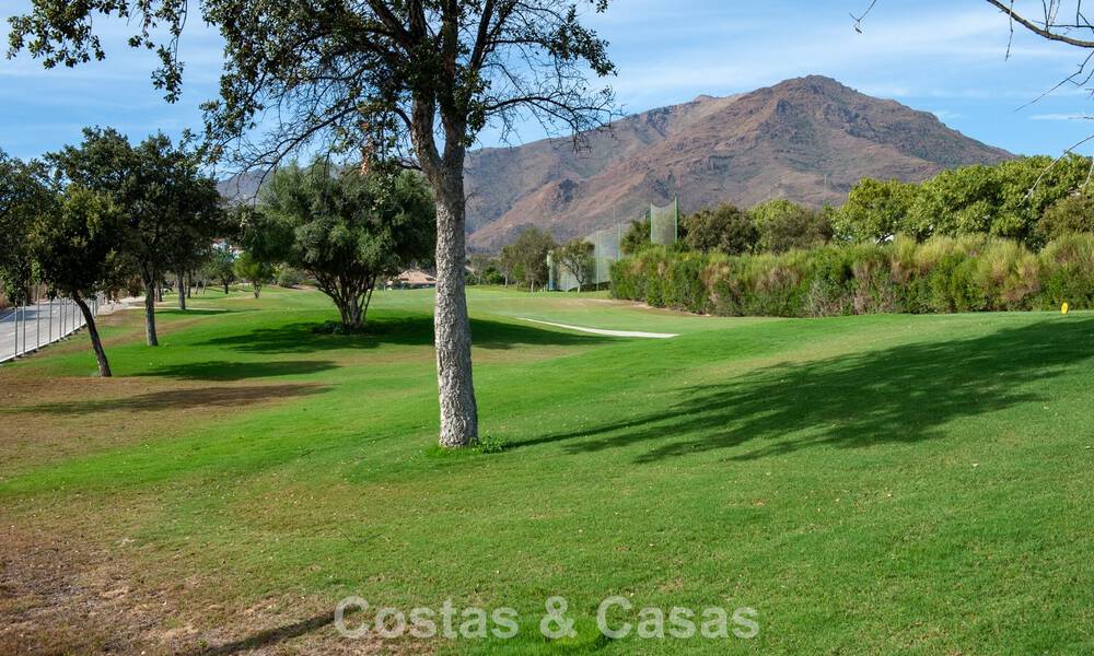Apartamento nuevo y moderno, listo para entrar a vivir, en venta en un complejo de golf cerca de Estepona centro 785940