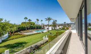 Moderna casa de lujo lista para entrar a vivir en venta en Nueva Andalucía, Marbella 786014 