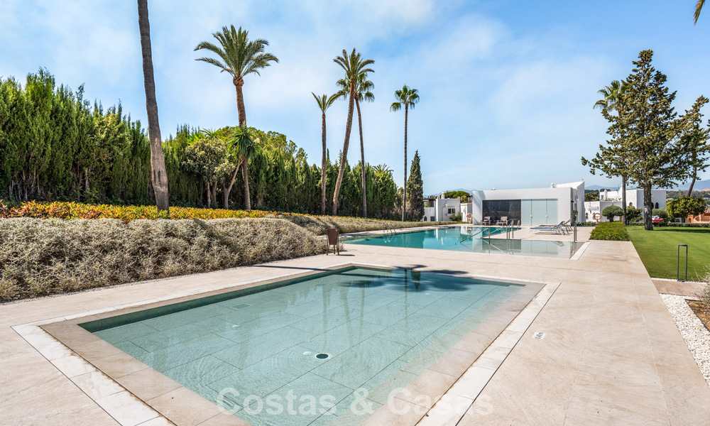 Moderna casa de lujo lista para entrar a vivir en venta en Nueva Andalucía, Marbella 786018