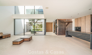 Moderna casa de lujo lista para entrar a vivir en venta en Nueva Andalucía, Marbella 786026 