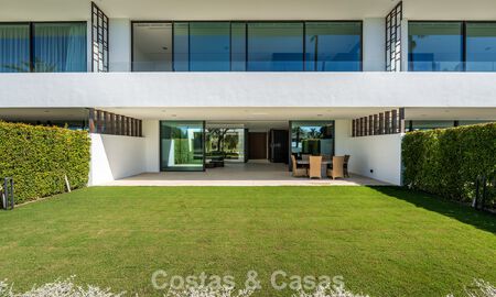 Moderna casa de lujo lista para entrar a vivir en venta en Nueva Andalucía, Marbella 786027