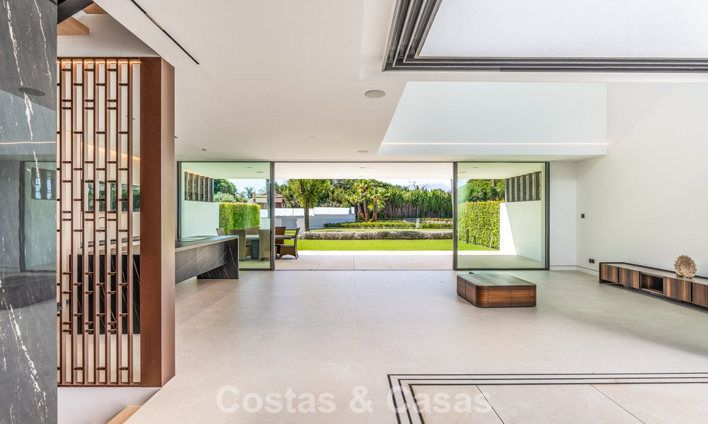 Moderna casa de lujo lista para entrar a vivir en venta en Nueva Andalucía, Marbella 786031