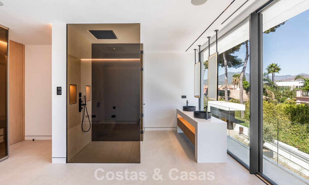 Moderna casa de lujo lista para entrar a vivir en venta en Nueva Andalucía, Marbella 786038