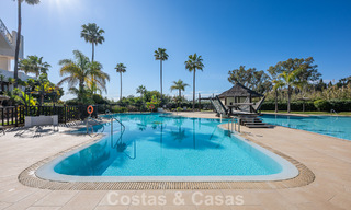 Apartamento de lujo en primera línea de playa, listo para entrar a vivir, en la Nueva Milla de Oro, entre Marbella y Estepona 785945 