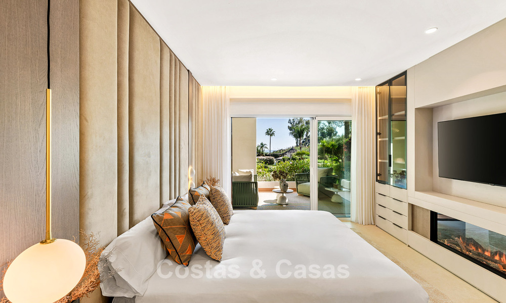 Apartamento de lujo en primera línea de playa, listo para entrar a vivir, en la Nueva Milla de Oro, entre Marbella y Estepona 785952