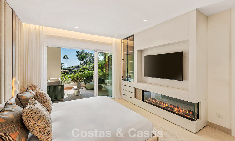 Apartamento de lujo en primera línea de playa, listo para entrar a vivir, en la Nueva Milla de Oro, entre Marbella y Estepona 785953