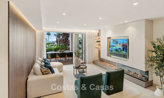 Apartamento de lujo en primera línea de playa, listo para entrar a vivir, en la Nueva Milla de Oro, entre Marbella y Estepona 785960 