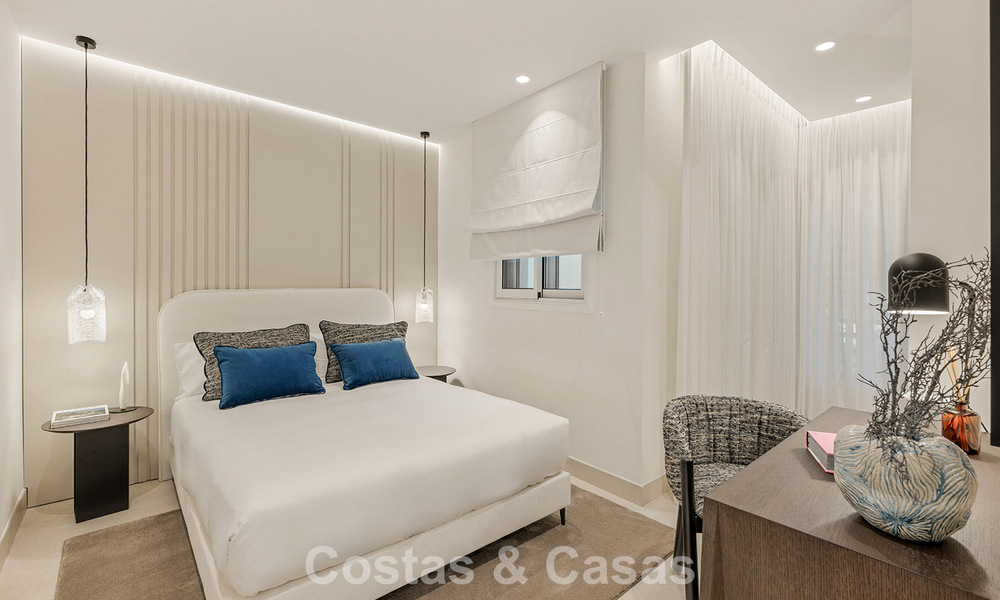 Apartamento de lujo en primera línea de playa, listo para entrar a vivir, en la Nueva Milla de Oro, entre Marbella y Estepona 785965