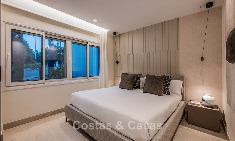 Apartamento de lujo en primera línea de playa, listo para entrar a vivir, en la Nueva Milla de Oro, entre Marbella y Estepona 785969