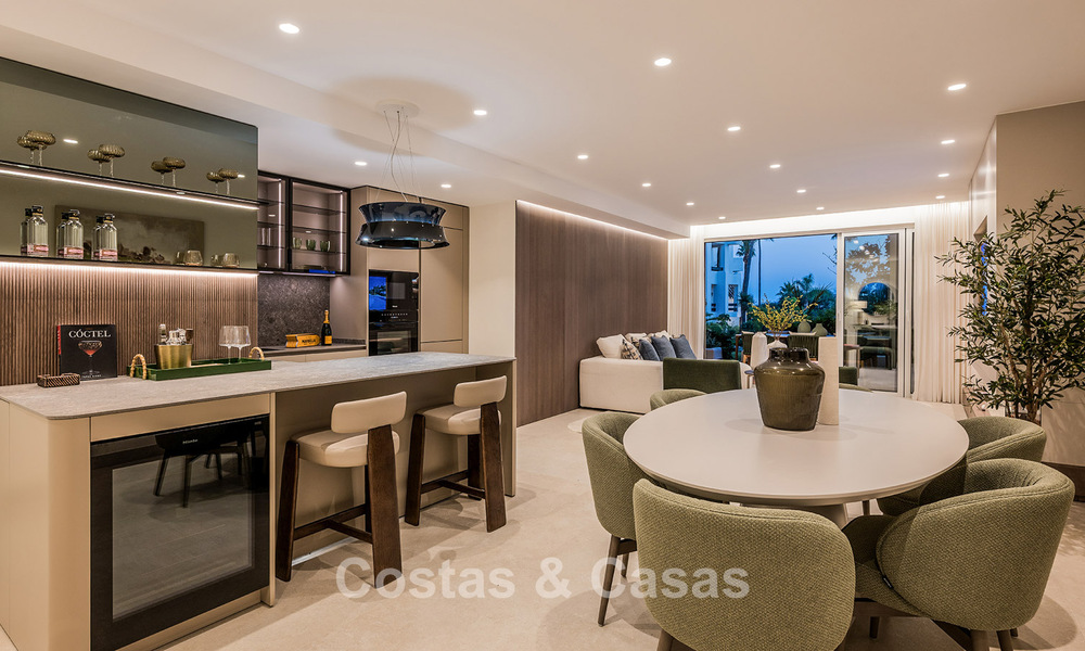 Apartamento de lujo en primera línea de playa, listo para entrar a vivir, en la Nueva Milla de Oro, entre Marbella y Estepona 785983