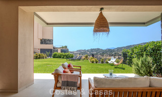 Apartamento en planta baja, con un amplio jardín privado, en venta en un resort de golf en Marbella - Benahavís 785890 