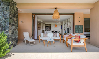 Apartamento en planta baja, con un amplio jardín privado, en venta en un resort de golf en Marbella - Benahavís 785898 