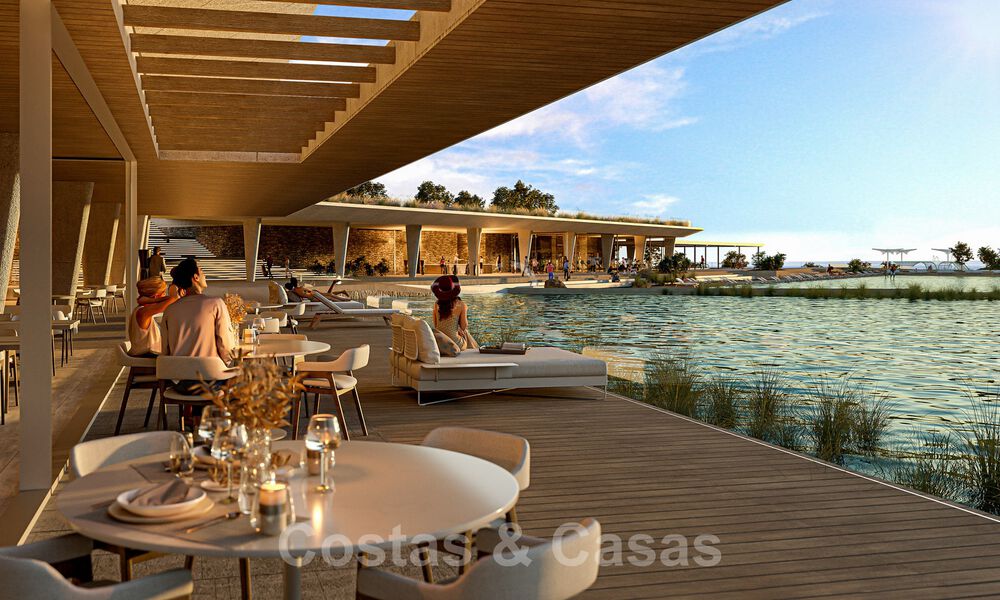 Apartamento en planta baja, con un amplio jardín privado, en venta en un resort de golf en Marbella - Benahavís 785910