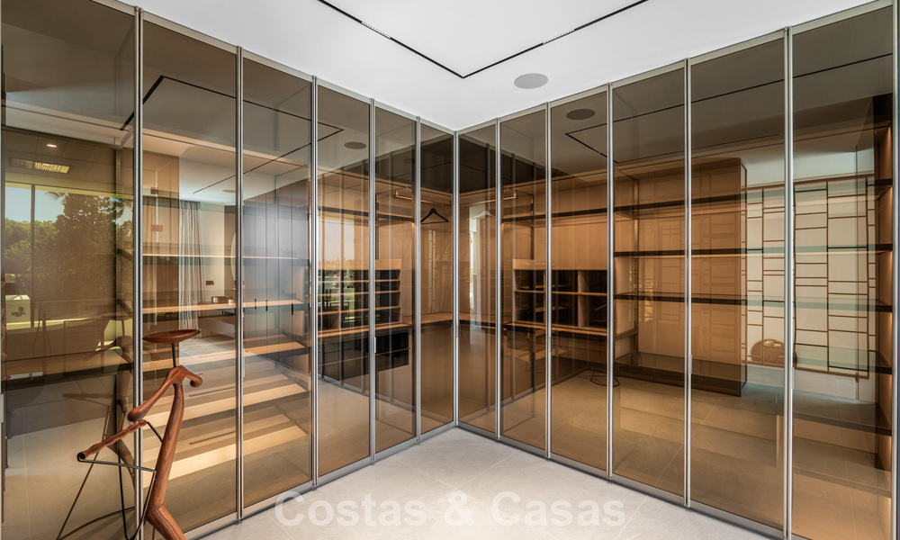 Vivienda lista para entrar a vivir con un diseño moderno, situada a la periferia de Nueva Andalucía y la Milla de Oro de Marbella 786000