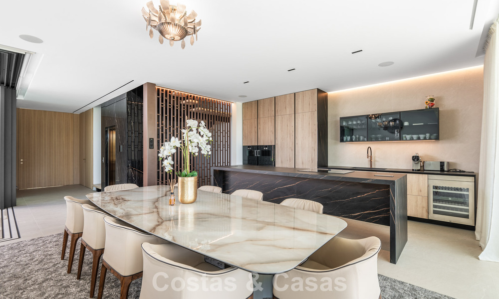 Vivienda lista para entrar a vivir con un diseño moderno, situada a la periferia de Nueva Andalucía y la Milla de Oro de Marbella 786008