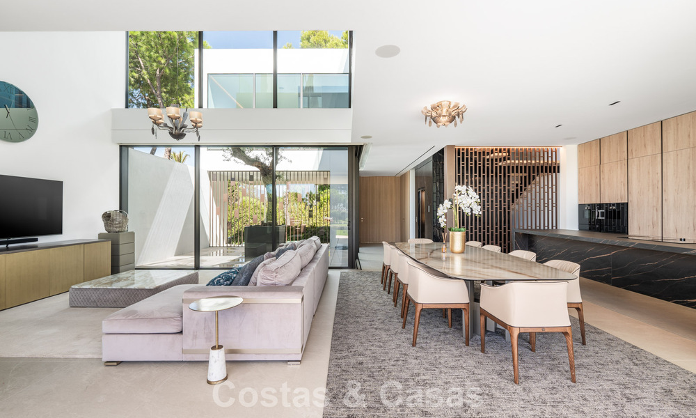 Vivienda lista para entrar a vivir con un diseño moderno, situada a la periferia de Nueva Andalucía y la Milla de Oro de Marbella 786011