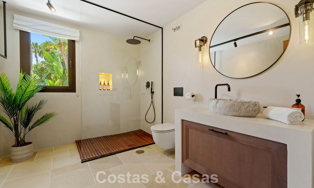 Villa de lujo en venta en una codiciada zona residencial en el corazón de Nueva Andalucía, Marbella 790396