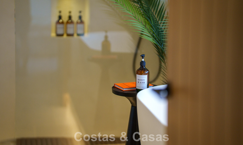 Villa de lujo en venta en una codiciada zona residencial en el corazón de Nueva Andalucía, Marbella 790415