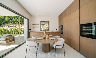 Villa nueva lista para entrar a vivir, con arquitectura contemporánea, en venta a un paso de la playa en Estepona 786256 