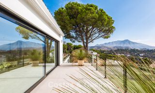Espaciosa villa con vistas al mar y alojamiento de invitados independiente en venta en El Madroñal en Benahavís, Marbella 786427 
