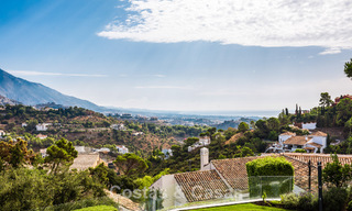 Espaciosa villa con vistas al mar y alojamiento de invitados independiente en venta en El Madroñal en Benahavís, Marbella 786429 