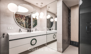 Espaciosa villa con vistas al mar y alojamiento de invitados independiente en venta en El Madroñal en Benahavís, Marbella 786433 