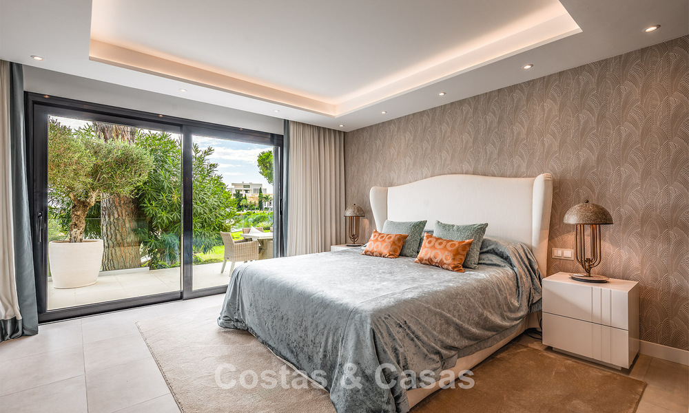 Espaciosa villa con vistas al mar y alojamiento de invitados independiente en venta en El Madroñal en Benahavís, Marbella 786438