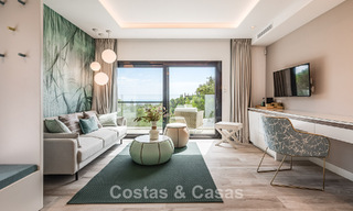 Espaciosa villa con vistas al mar y alojamiento de invitados independiente en venta en El Madroñal en Benahavís, Marbella 786449 