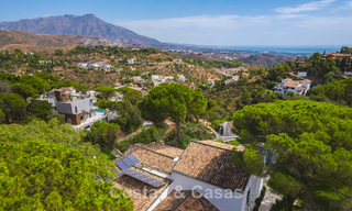 Espaciosa villa con vistas al mar y alojamiento de invitados independiente en venta en El Madroñal en Benahavís, Marbella 786468 
