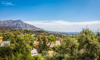 Espaciosa villa con vistas al mar y alojamiento de invitados independiente en venta en El Madroñal en Benahavís, Marbella 786477 