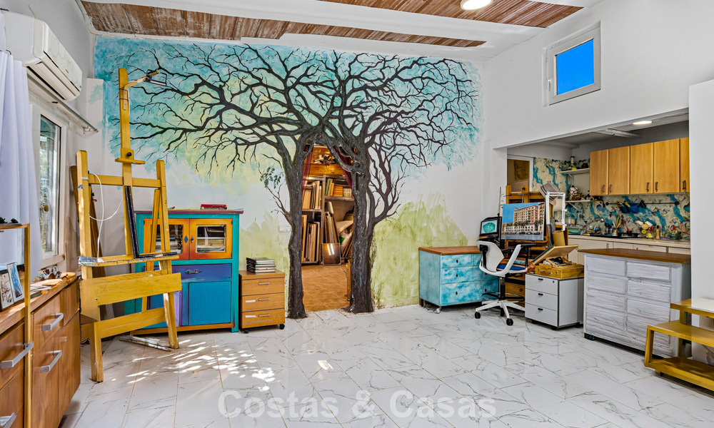 Casa única y espaciosa de una sola planta con muchas posibilidades, ubicada en el centro de Marbella 786527