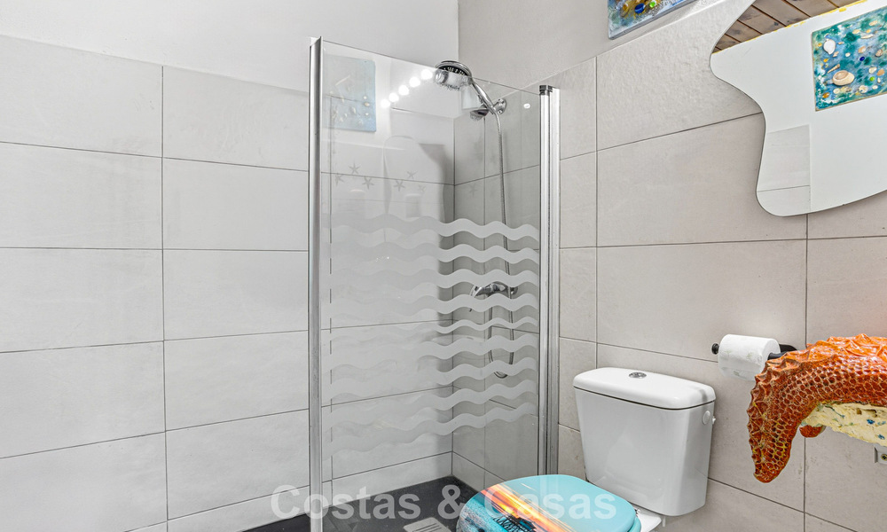 Casa única y espaciosa de una sola planta con muchas posibilidades, ubicada en el centro de Marbella 786529