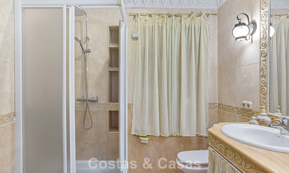 Casa única y espaciosa de una sola planta con muchas posibilidades, ubicada en el centro de Marbella 786538