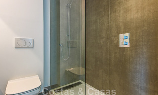 Casa adosada, lista para entrar a vivir con vistas frontales al mar, en venta a pocos minutos a pie del centro de Estepona 786315 