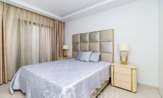 Casa adosada, lista para entrar a vivir con vistas frontales al mar, en venta a pocos minutos a pie del centro de Estepona 786330 