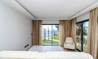 Casa adosada, lista para entrar a vivir con vistas frontales al mar, en venta a pocos minutos a pie del centro de Estepona 786350 