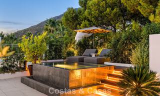Lujosa casa modernista con piscina privada, lista para entrar a vivir, en venta en Sierra Blanca, en la Milla de Oro de Marbella 786642 