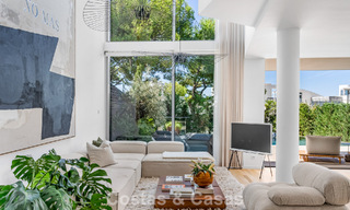 Lujosa casa modernista con piscina privada, lista para entrar a vivir, en venta en Sierra Blanca, en la Milla de Oro de Marbella 786645 