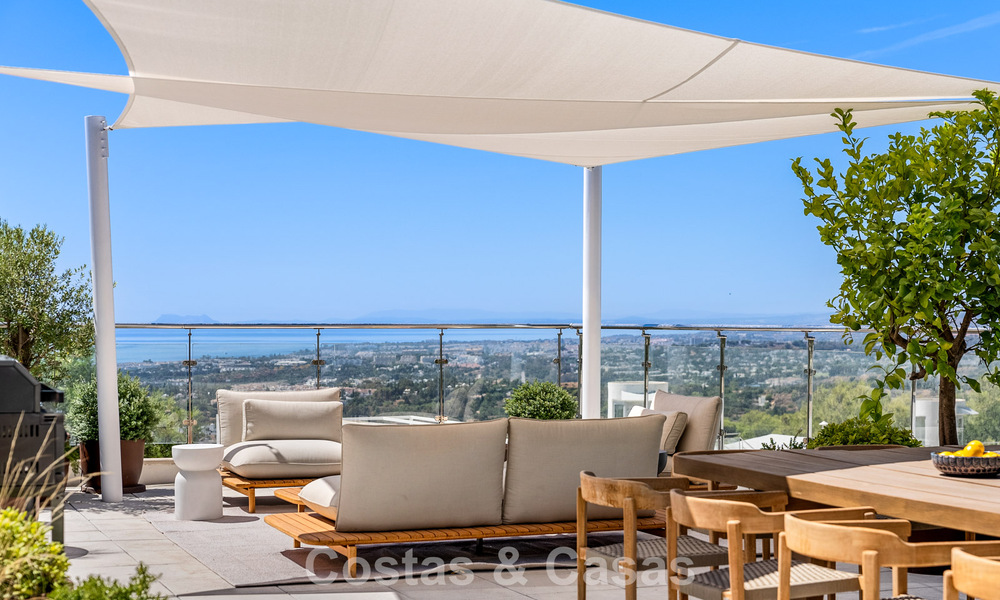 Lujosa casa modernista con piscina privada, lista para entrar a vivir, en venta en Sierra Blanca, en la Milla de Oro de Marbella 786657
