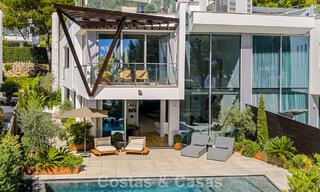 Lujosa casa modernista con piscina privada, lista para entrar a vivir, en venta en Sierra Blanca, en la Milla de Oro de Marbella 786664 