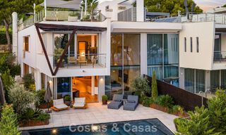 Lujosa casa modernista con piscina privada, lista para entrar a vivir, en venta en Sierra Blanca, en la Milla de Oro de Marbella 786665 