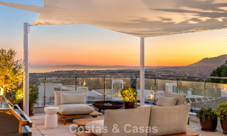 Lujosa casa modernista con piscina privada, lista para entrar a vivir, en venta en Sierra Blanca, en la Milla de Oro de Marbella 786667 