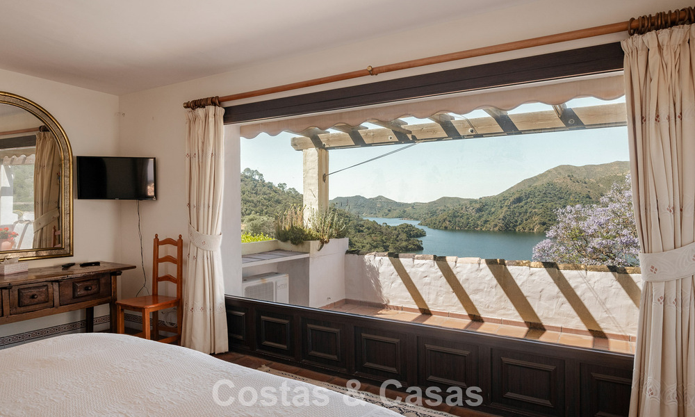 Finca tradicional española en venta en un entorno verde junto al lago de Istán, cerca de Marbella, Costa del Sol 786610
