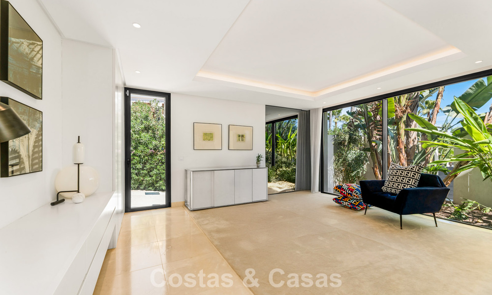 Villa modernista de lujo de una sola planta en venta a pocos pasos de la playa al este del centro de Marbella 786772