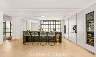 Villa modernista de lujo de una sola planta en venta a pocos pasos de la playa al este del centro de Marbella 786782 