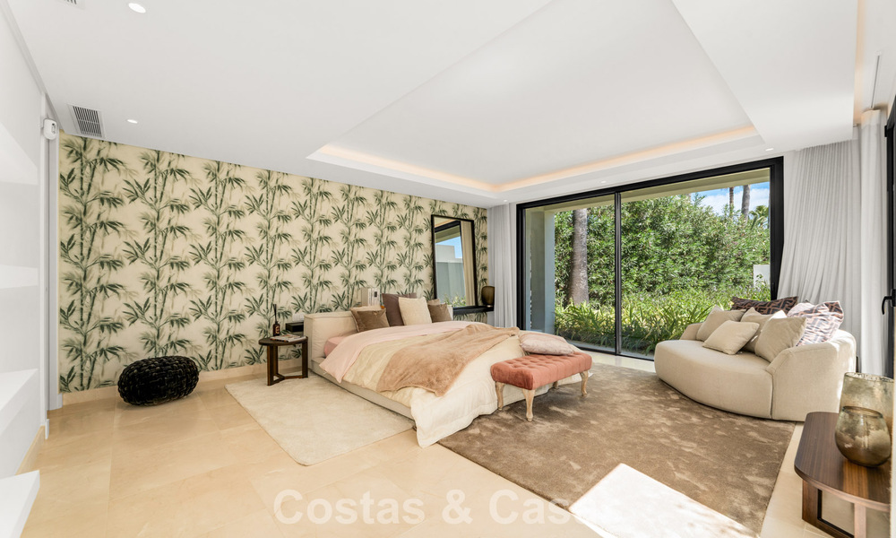 Villa modernista de lujo de una sola planta en venta a pocos pasos de la playa al este del centro de Marbella 786788