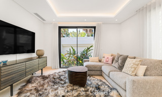 Villa modernista de lujo de una sola planta en venta a pocos pasos de la playa al este del centro de Marbella 786792 