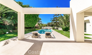 Villa modernista de lujo de una sola planta en venta a pocos pasos de la playa al este del centro de Marbella 786797 