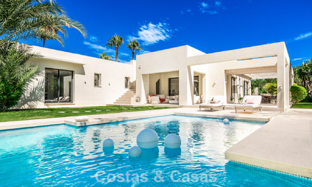 Villa modernista de lujo de una sola planta en venta a pocos pasos de la playa al este del centro de Marbella 786798